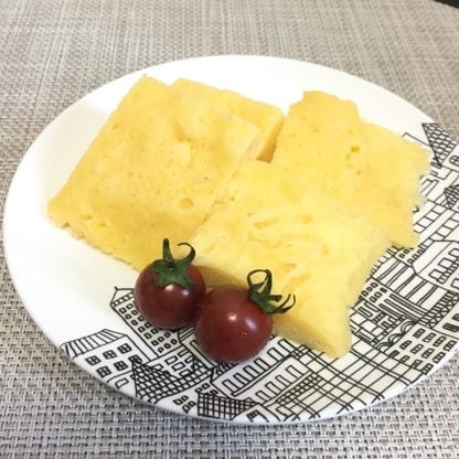 浅い容器で作りちょっとぺたんこ。
息子はブルーベリージャムをつけて食べていました♡